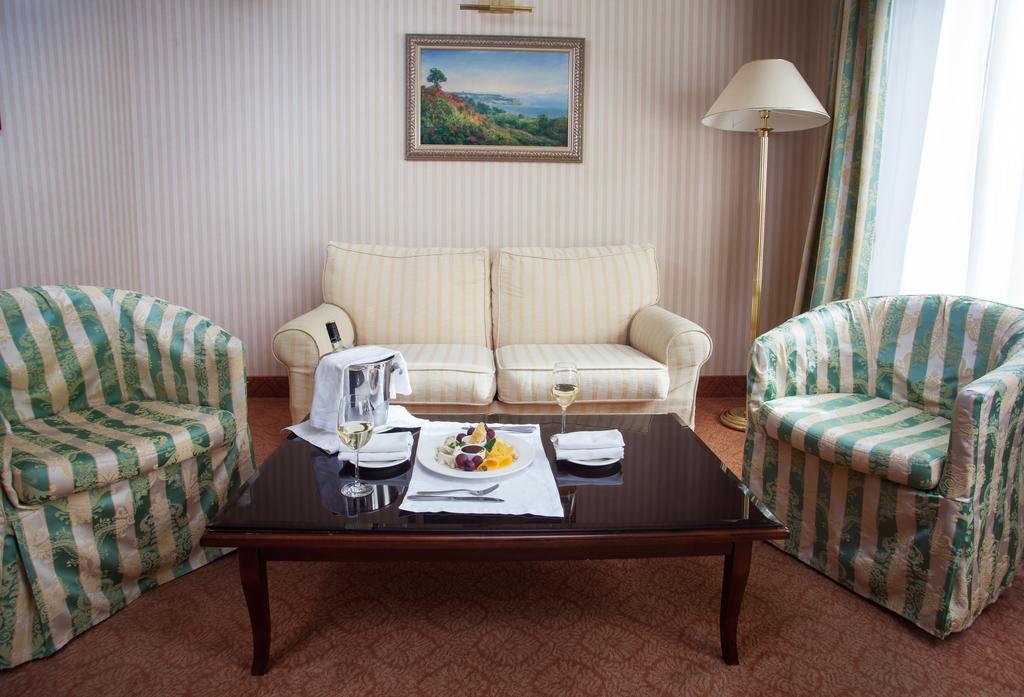 Hotel Otrada Odessa Dış mekan fotoğraf