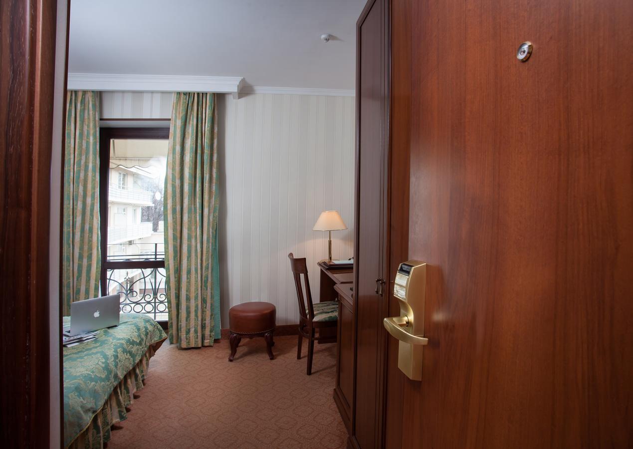 Hotel Otrada Odessa Dış mekan fotoğraf